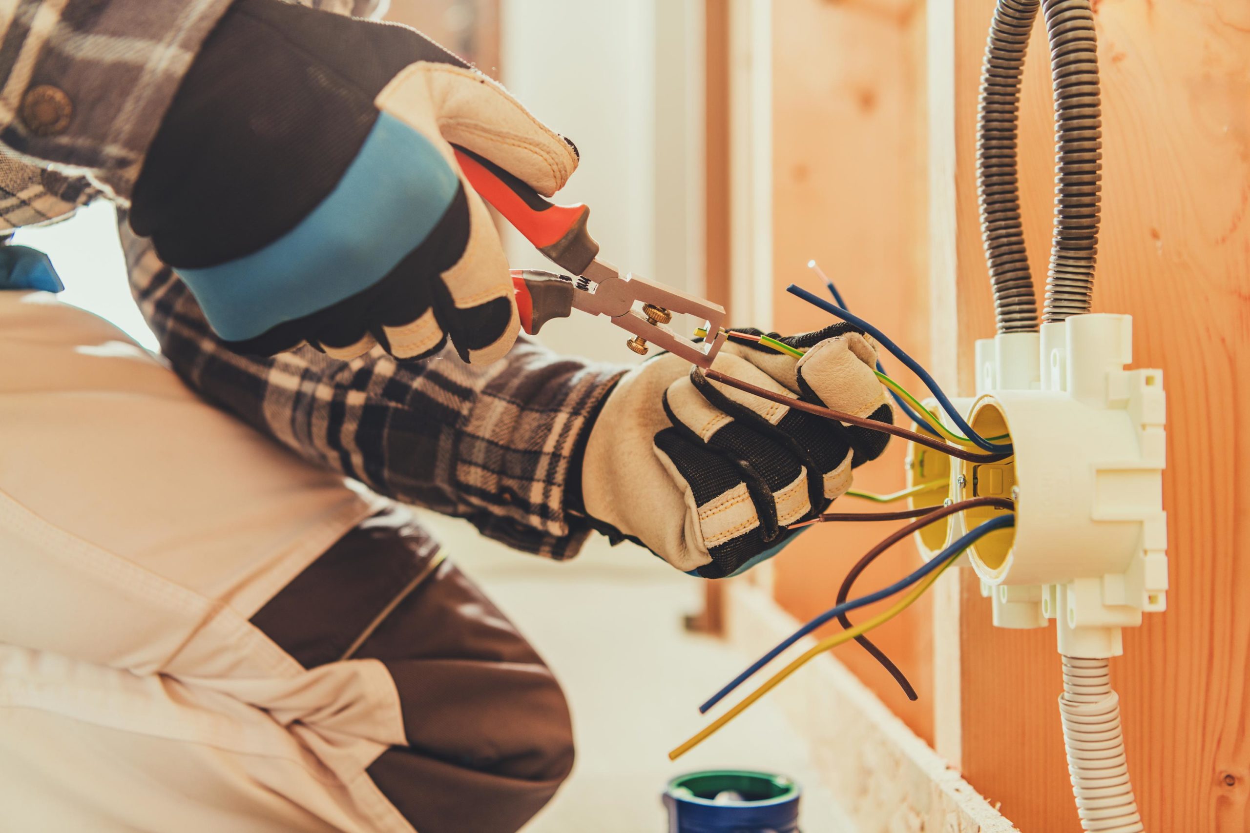 Trabajos de electricidad y cableado para viviendas
